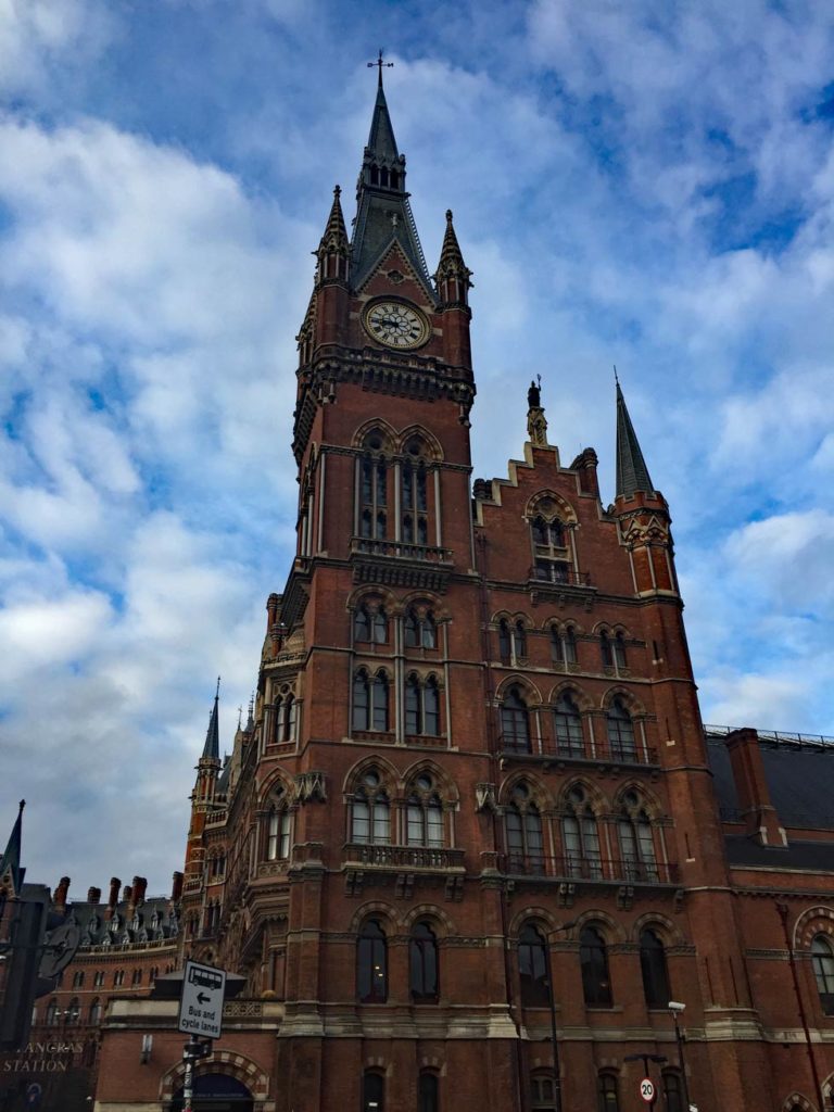 St-Pancras-Kingscross-Harry-Potter-Bahnhof-erfahrungsbericht-zugfahrt-nach-london