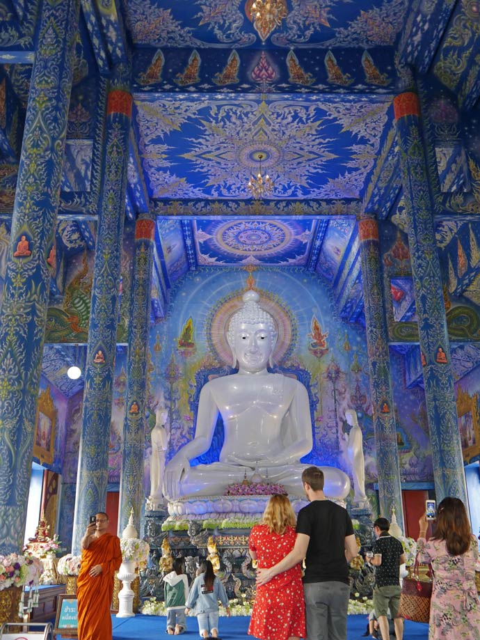 blauer-tempel-blue-temple-chiang-rai-mit-kindern