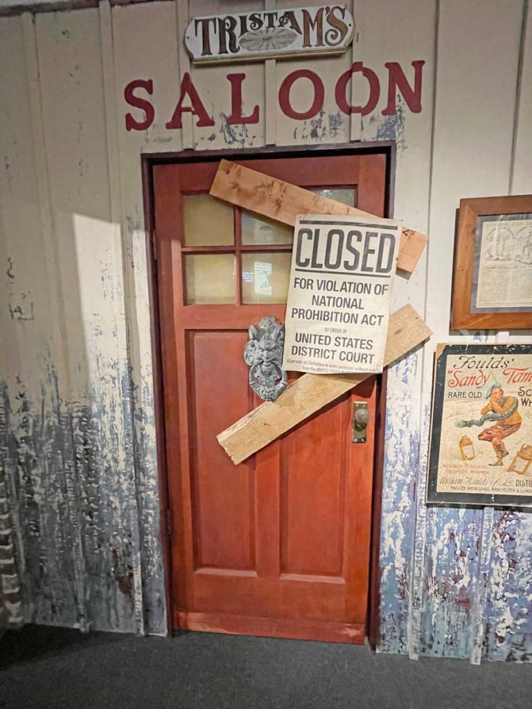 prohibitionsmuseum-savannah-versperrte-saloon-tuer