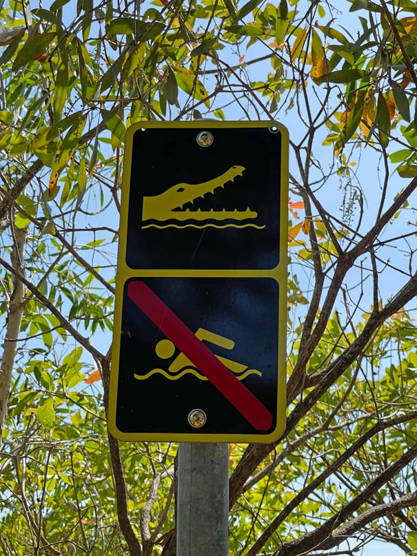 warnschild-krokodile-northern-territory