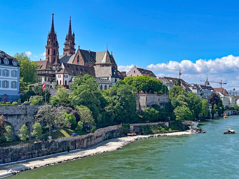 blick-ueber-rhein-auf-basler-muenster