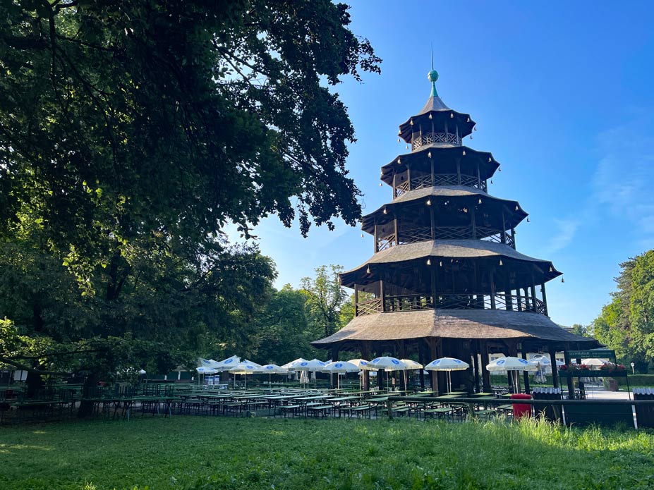 chinesischer turm biergarten englischer garten muenchen