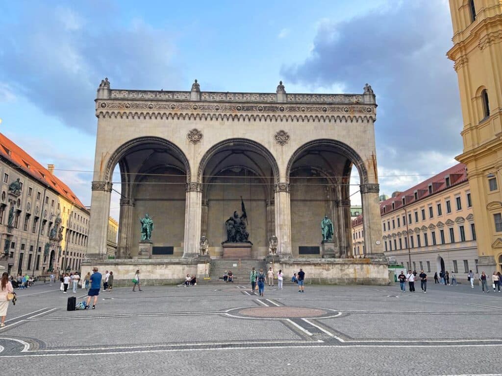 feldherrnhalle muenchen sehenswuerdigkeiten