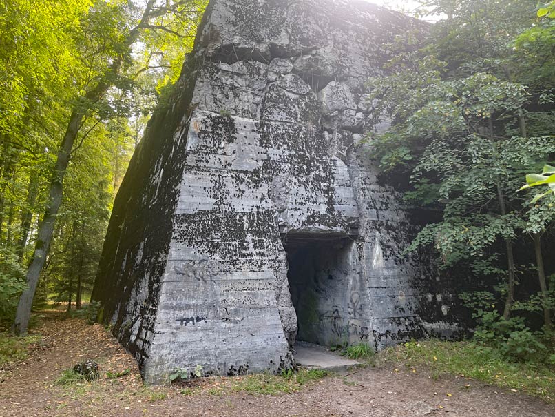 Himmler Bunker im Wald in Masuren